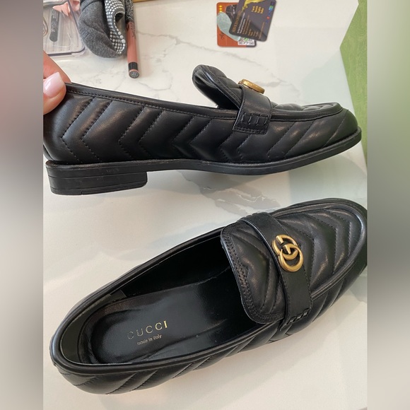 Gucci Women's Quilted Slip On chevron Loafers black size 39.5 used twice - Picture 5 of 7